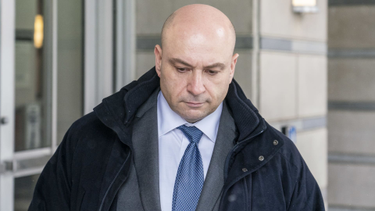 OpenGraph image for cnbc.com/2019/10/24/apple-lawyer-indicted-for-insider-trading.html