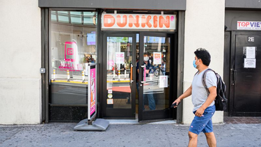 OpenGraph image for cnn.com/2020/07/30/business/dunkin-donut-closures/index.html