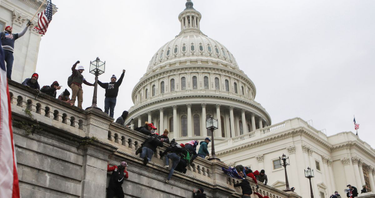 OpenGraph image for curbed.com/2021/01/how-trump-rioters-breach-capitol-design.html