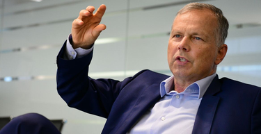 OpenGraph image for derstandard.at/story/2000127531830/kurz-versucht-alle-macht-bei-tuerkis-zu-konzentrieren-warnt-verleger