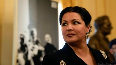 OpenGraph image for dw.com/en/opera-star-anna-netrebko-attempts-to-distance-herself-from-putin/a-61318815