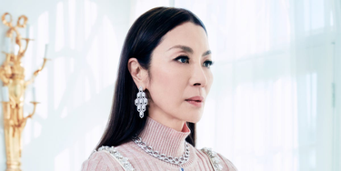 OpenGraph image for elle.com/culture/a26238927/michelle-yeoh-crazy-rich-asians-star-trek-discovery-interview/