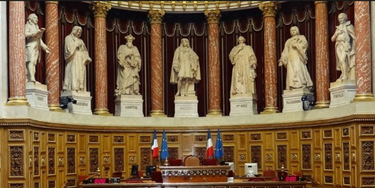 OpenGraph image for elnacional.cat/en/politics/41-french-senators-call-for-france-and-the-eu-to-intervene-in-the-catalan-conflict_367831_102.html