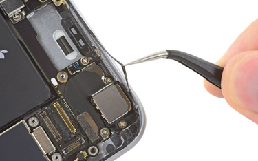 OpenGraph image for engadget.com/2015/10/02/iphone-6s-waterproof/