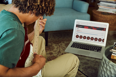 OpenGraph image for engadget.com/2017/07/06/fender-play-guitar-lessons-dont-judge/