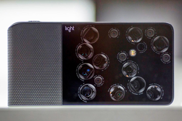 OpenGraph image for engadget.com/2018-06-30-lights-multi-lens-camera-tech-phone.html