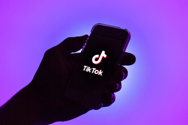 OpenGraph image for forbes.com/sites/richardnieva/2022/08/18/tiktok-in-app-browser-research/