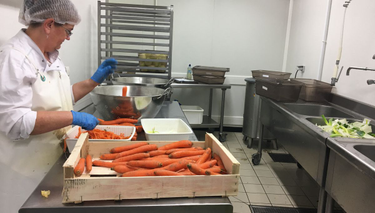 OpenGraph image for francebleu.fr/infos/economie-social/confinement-des-repas-gratuits-livres-aux-collegiens-precaires-de-meurthe-et-moselle-1586336552