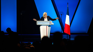 OpenGraph image for francetvinfo.fr/elections/presidentielle/presidentielle-2022-pourquoi-le-programme-de-marine-le-pen-reste-ancre-a-l-extreme-droite-malgre-la-dediabolisation_5081860.html#xtor=CS2-765-%5Bautres%5D-