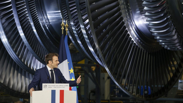 OpenGraph image for francetvinfo.fr/monde/environnement/crise-climatique/nouveaux-reacteurs-nucleaires-developpement-massif-des-renouvelables-ce-qu-il-faut-retenir-du-discours-d-emmanuel-macron-sur-l-energie_4953792.html
