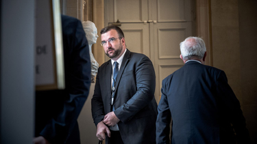 OpenGraph image for francetvinfo.fr/politique/front-national/assemblee-nationale-le-depute-rn-gregoire-de-fournas-epingle-pour-avoir-promu-son-vin-sur-twitter_5483010.html