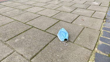 OpenGraph image for francetvinfo.fr/sante/maladie/coronavirus/masques-sanitaires/les-masques-chirurgicaux-sont-lavables-et-reutilisables-10-fois-selon-une-etude-d-ufc-que-choisir_4176889.html