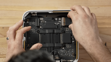 OpenGraph image for heise.de/news/Mac-Studio-weniger-vernagelt-als-angenommen-6593792.html?wt_mc=rss.red.mac-and-i.mac-and-i.atom.beitrag.beitrag