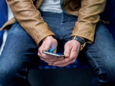 OpenGraph image for heise.de/news/Problem-bei-Facebook-bringt-offenbar-populaere-iPhone-Apps-zum-Absturz-4841187.html