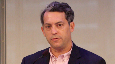 OpenGraph image for hollywoodreporter.com/news/vox-media-ends-work-california-freelance-writers-gig-economy-law-1263022