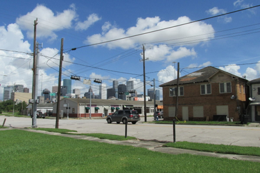 OpenGraph image for houstonpublicmedia.org/articles/news/city-of-houston/2017/01/12/183416/houstons-dowling-street-to-be-renamed-emancipation-avenue/