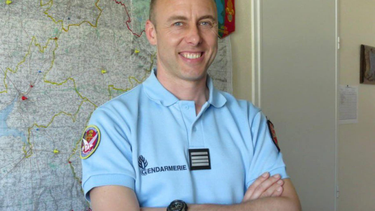 OpenGraph image for huffingtonpost.fr/2018/03/24/un-hommage-national-sera-rendu-a-arnaud-beltrame-annonce-lelysee_a_23394435/