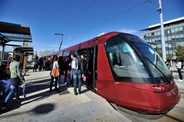 OpenGraph image for lamontagne.fr/clermont-ferrand/faits-divers/2015/12/18/le-clermontois-assigne-a-residence-licencie-par-la-t2c_11711825.html