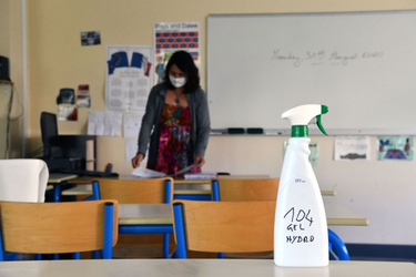 OpenGraph image for lamontagne.fr/moulins-03000/actualites/sud-education-denonce-un-manque-de-masques-pour-les-enseignants-dans-l-allier-pour-la-rentree_13830427/