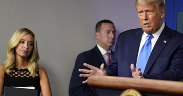 OpenGraph image for latimes.com/politics/story/2020-09-23/trump-refuses-to-commit-to-a-peaceful-transfer-of-power