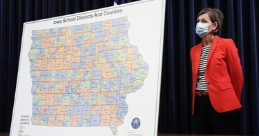 OpenGraph image for latimes.com/world-nation/story/2020-08-19/iowa-governors-push-to-reopen-schools-descends-into-chaos