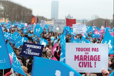OpenGraph image for lefigaro.fr/actualite-france/2013/03/15/01016-20130315ARTFIG00525-mariage-gay-170-juristes-interpellent-les-senateurs.php