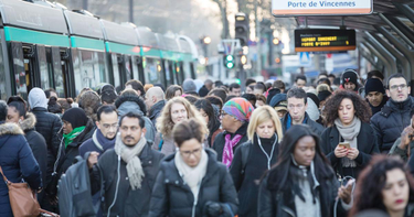 OpenGraph image for lefigaro.fr/politique/reforme-des-retraites-les-francais-subissent-la-greve-mais-la-trouvent-justifiee-20191219?fbclid=IwAR1tld98SkNFlBTMwqhwNRv9WoTHX59WEZ6GyQZrzIvAKj4zor6ed378GXY