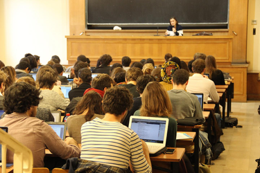 OpenGraph image for lemonde.fr/campus/article/2018/07/06/les-droits-d-inscription-a-l-universite-devraient-legerement-baisser-a-la-rentree-2018_5327419_4401467.html