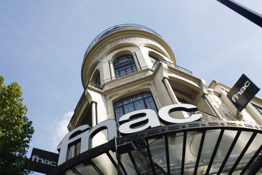 OpenGraph image for lemonde.fr/economie/article/2012/03/30/exasperes-des-salaries-parisiens-de-la-fnac-ont-sequestre-leur-patron_1678303_3234.html