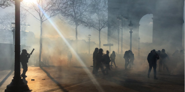 OpenGraph image for lemonde.fr/societe/live/2019/03/16/gilets-jaunes-marche-du-siecle-pour-le-climat-suivez-en-direct-la-journee-de-mobilisation_5437083_3224.html