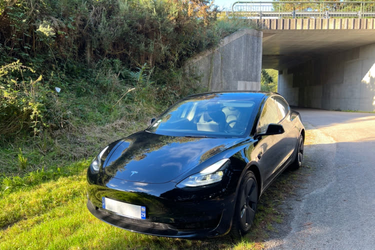 OpenGraph image for macg.co/mobilites/2021/11/tesla-augmente-lautonomie-sur-sa-model-3-de-base-mais-pas-ses-prix-125105