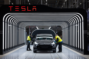 OpenGraph image for macg.co/mobilites/2022/01/tesla-annonce-une-excellente-annee-2021-et-de-multiples-retards-126865