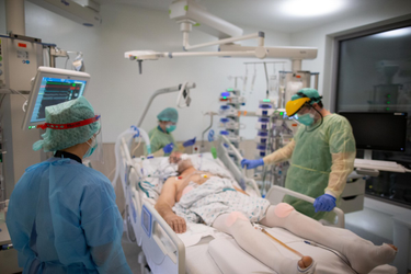 OpenGraph image for newsweek.com/covid-party-austria-italy-bolzano-man-dies-virus-green-pass-immunity-1653601