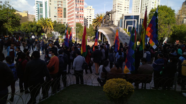 OpenGraph image for nodal.am/2023/01/tension-en-bolivia-volvieron-las-movilizaciones-a-favor-y-en-contra-de-camacho/