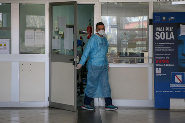 OpenGraph image for nouvelobs.com/coronavirus-de-wuhan/20200312.OBS25945/de-grace-ecoutez-nous-des-medecins-italiens-alertent-sur-la-minimisation-des-dangers-du-coronavirus.html