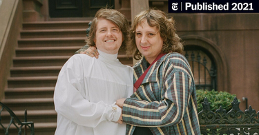 OpenGraph image for nytimes.com/2021/04/11/business/media/substack-newsletter-competition.html?referringSource=articleShare