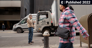 OpenGraph image for nytimes.com/2022/03/19/nyregion/clean-air-idle-car.html?smid=tw-share