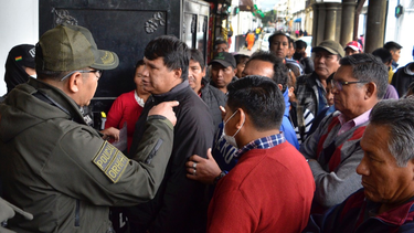 OpenGraph image for opinion.com.bo/articulo/cochabamba/distrito-9-amenaza-romper-cuarentena-exigen-terminal/20200320234933757612.html