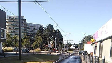 OpenGraph image for ouest-france.fr/pays-de-la-loire/angers-49000/angers-secheresse-le-gazon-du-tram-ne-peut-pas-se-passer-d-eau-b8f82058-0058-498e-be81-675600520aff