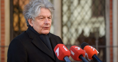 OpenGraph image for politico.eu/article/eu-chief-calls-to-reset-broken-transatlantic-tie/