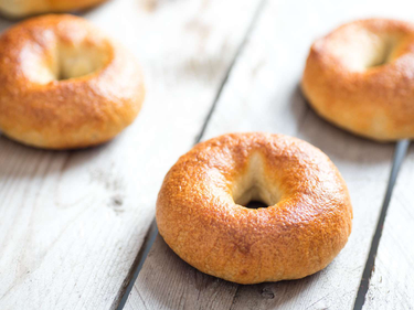 OpenGraph image for seriouseats.com/2017/01/how-to-make-bravetart-bagels.html