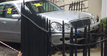 OpenGraph image for somersetlive.co.uk/news/somerset-news/cavendish-road-mercedes-crash-bath-4409969