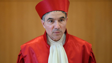 OpenGraph image for spiegel.de/netzwelt/netzpolitik/bundesverfassungsgericht-internetueberwachung-des-bnd-verstoesst-gegen-grundrechte-a-351a9bcd-efd6-4028-8550-0f82b906246c