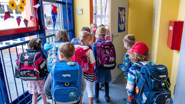 OpenGraph image for spiegel.de/netzwelt/netzpolitik/sascha-lobo-zur-coronakrise-warum-wird-kindern-so-viel-zugemutet-a-3027d39a-b411-45bf-8679-b653c1c3c8d0