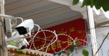 OpenGraph image for theatlantic.com/technology/archive/2019/05/the-us-and-china-a-tale-of-two-surveillance-states/590542/