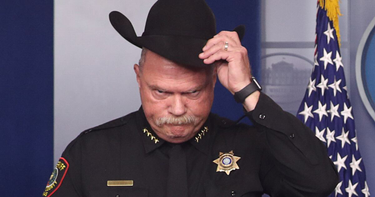 OpenGraph image for thedailybeast.com/tarrant-county-sheriff-bill-waybourn-blasts-immigrant-drunks-then-son-is-busted-for-public-intoxication?via=rss