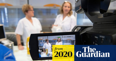 OpenGraph image for theguardian.com/world/2020/mar/12/uk-universities-switching-to-online-lectures-and-exams