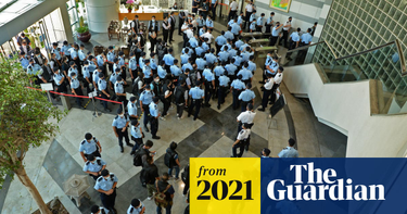 OpenGraph image for theguardian.com/world/2021/jun/17/hong-kong-police-arrest-editor-in-chief-of-apple-daily-newspaper-in-morning-raids?CMP=Share_iOSApp_Other