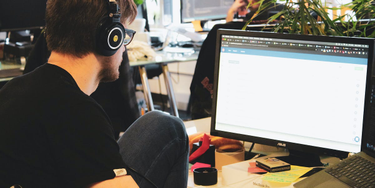 OpenGraph image for theolognion.com/js-devs-dont-believe-colleague-who-claims-browsers-have-native-scrolling/