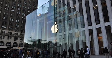 OpenGraph image for theverge.com/2016/8/26/12660800/apple-ios-security-bug-bounty-payouts